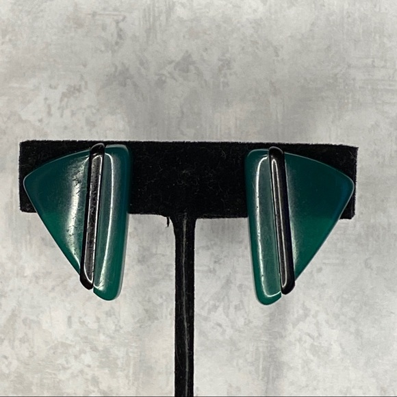 Vintage Green & Black Lucite Clip On Earrings - Picture 2 of 6